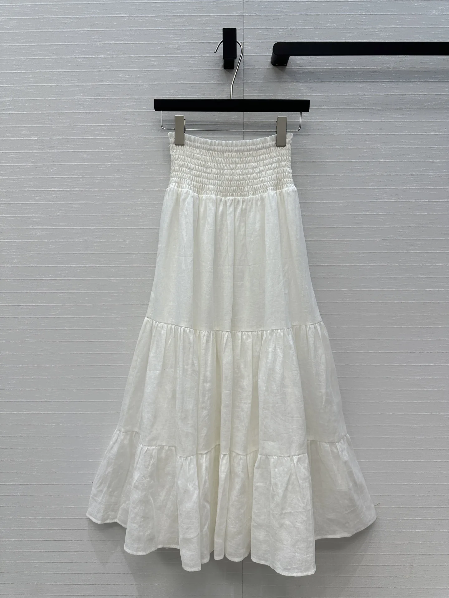 

2025 Spring and Summer Fashion New Women's Classic Elastic Waistband Design Classic Layered White Linen Long Skirt
