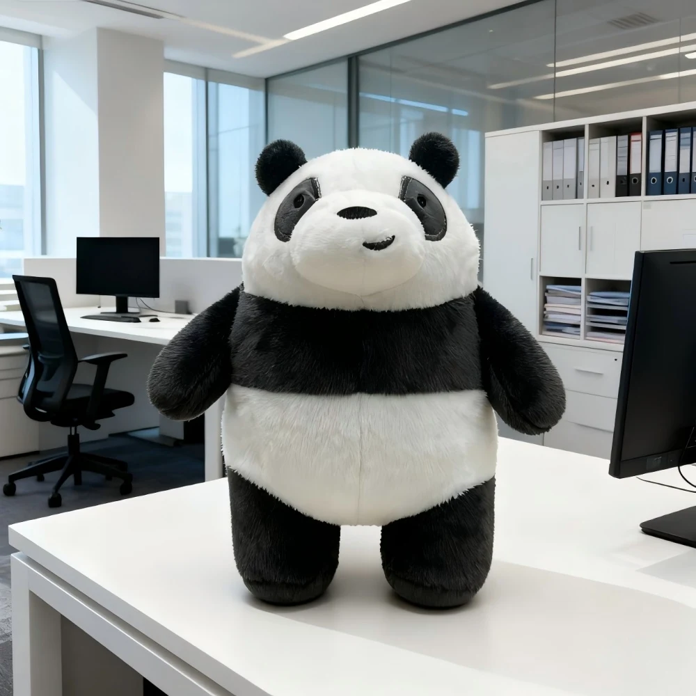 Lindo oso de peluche. Peluche de oso blanco y negro. Dibujos animados, regalo de cumpleaños de pie. Regalo de Navidad.