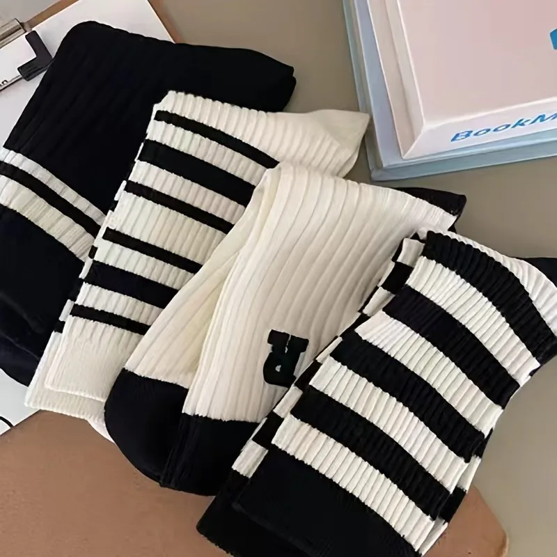 10 Pairs of Black and White Striped Socks, Fashionable and Cute, Suitable for Comfortable Sports and Fitness Wear