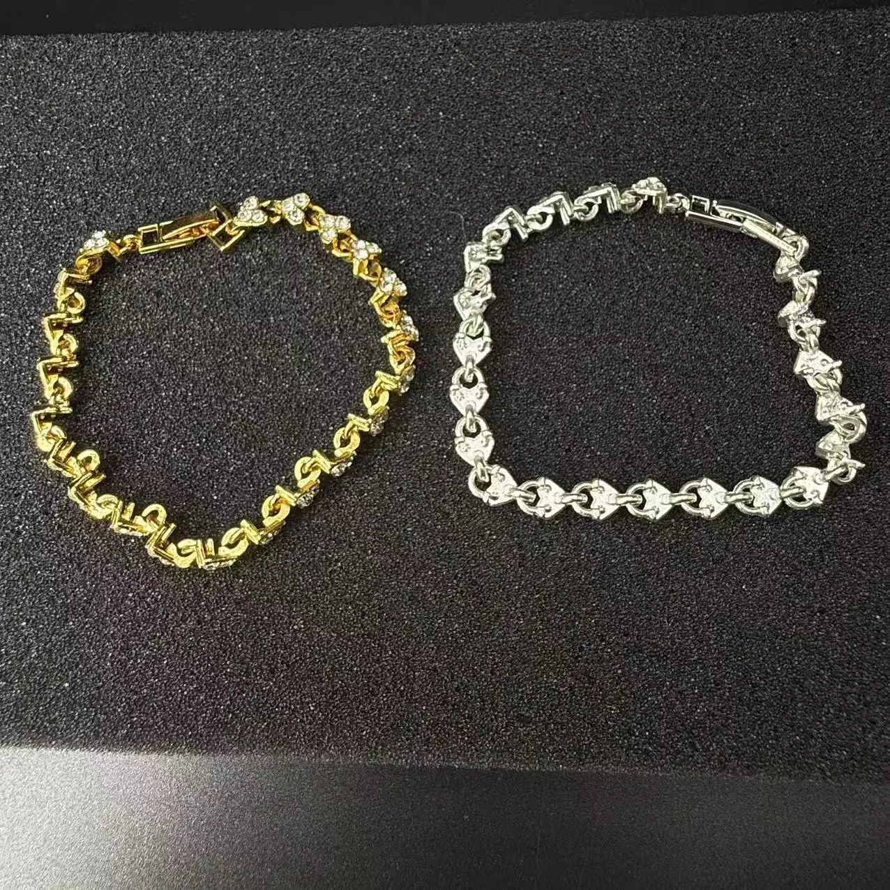 طقم أساور للسيدات مكون من قطعتين، أساور ذهبية وفضية على شكل قلب بلونين، طراز بسيط، هدية الهالوين، هدية عيد ميلاد #4