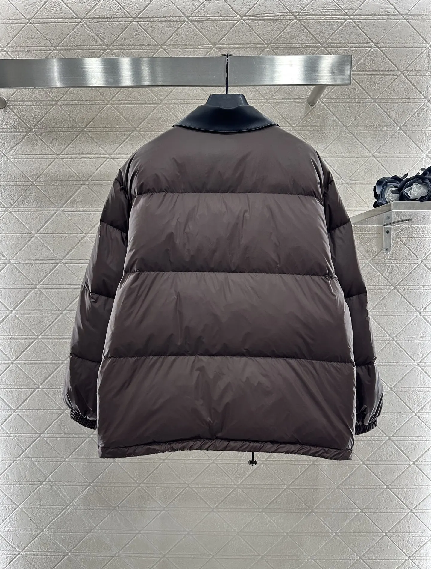 

Brown Puffer Coat for Women, Oversized Fit & Cozy Design - Perfect for Cold Weather