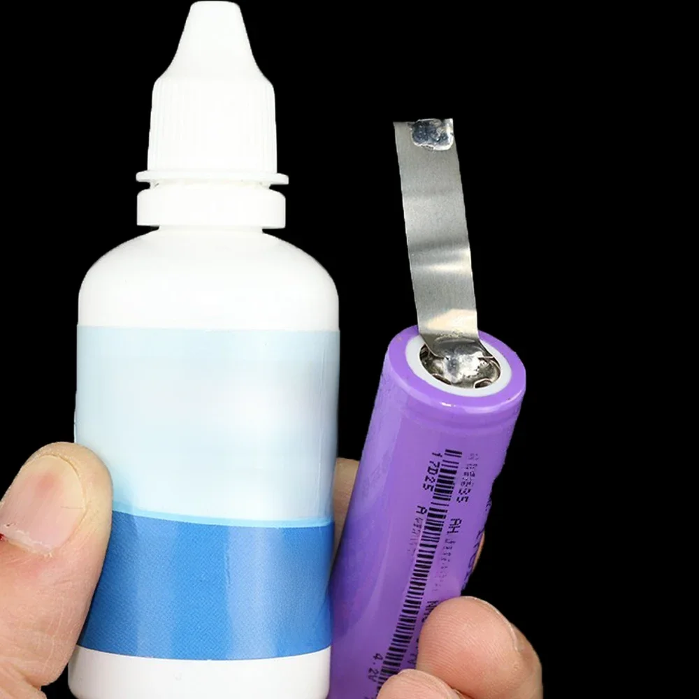 50 ml/butelka Topnik spawalniczy ze stali nierdzewnej 18650 Naprawa akumulatorów Topnik lutowniczy w płynie Miedź/Żelazo/Nikiel Małe narzędzie do naprawy — zdjęcie 2