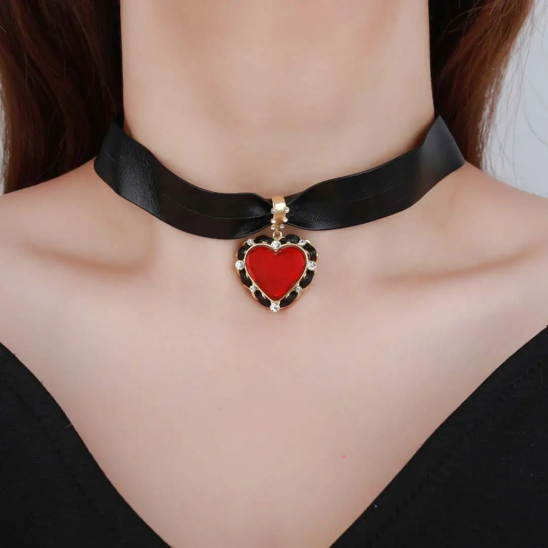 

Fashion necklaces 2022 women red white heart stone pendants leather chain choker necklace accessories for women