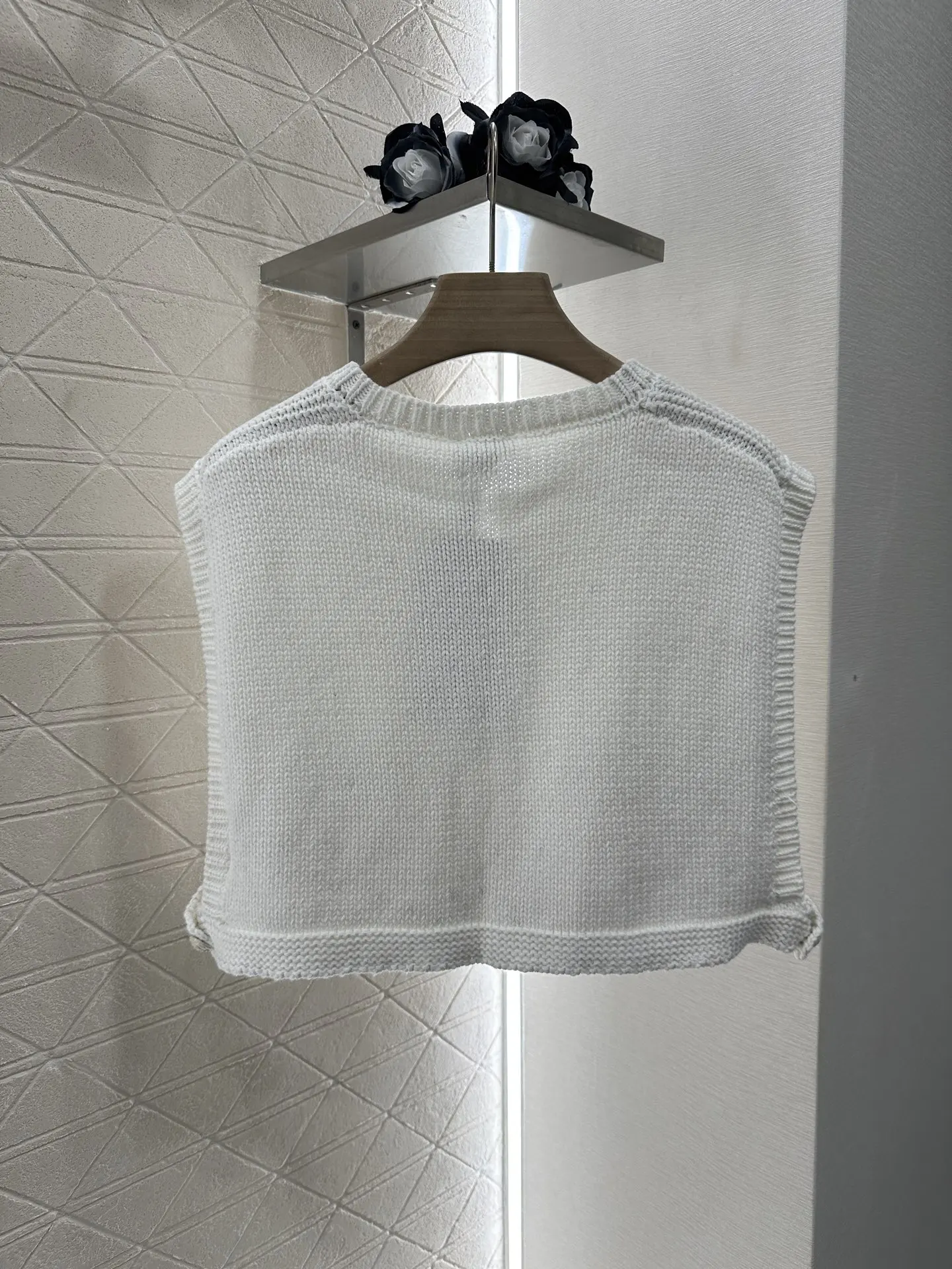 

High quality spring and summer women's short silhouette knitted vest SU200