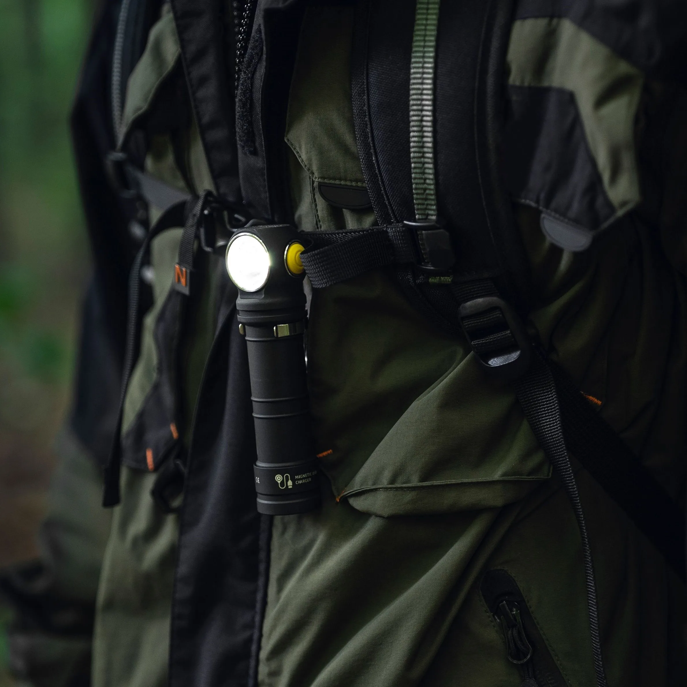 Armytek recarregável Multi lanterna, Farol de LED, Wizard C2 Pro Max LR, Long Range, 3 em 1, F06702C F06702W, Novo