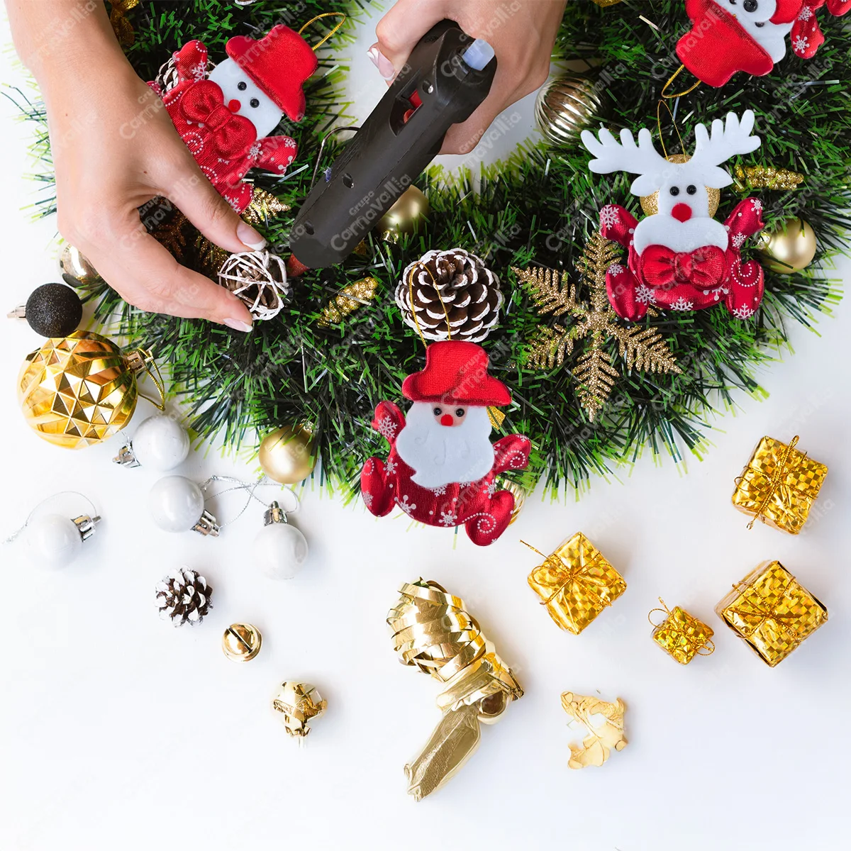 مجموعة مكونة من 12 قلادة عيد الميلاد الحلي لتزيين شجرة عيد الميلاد تماثيل عيد الميلاد المعدنية الحمراء Grupo Carnavallia