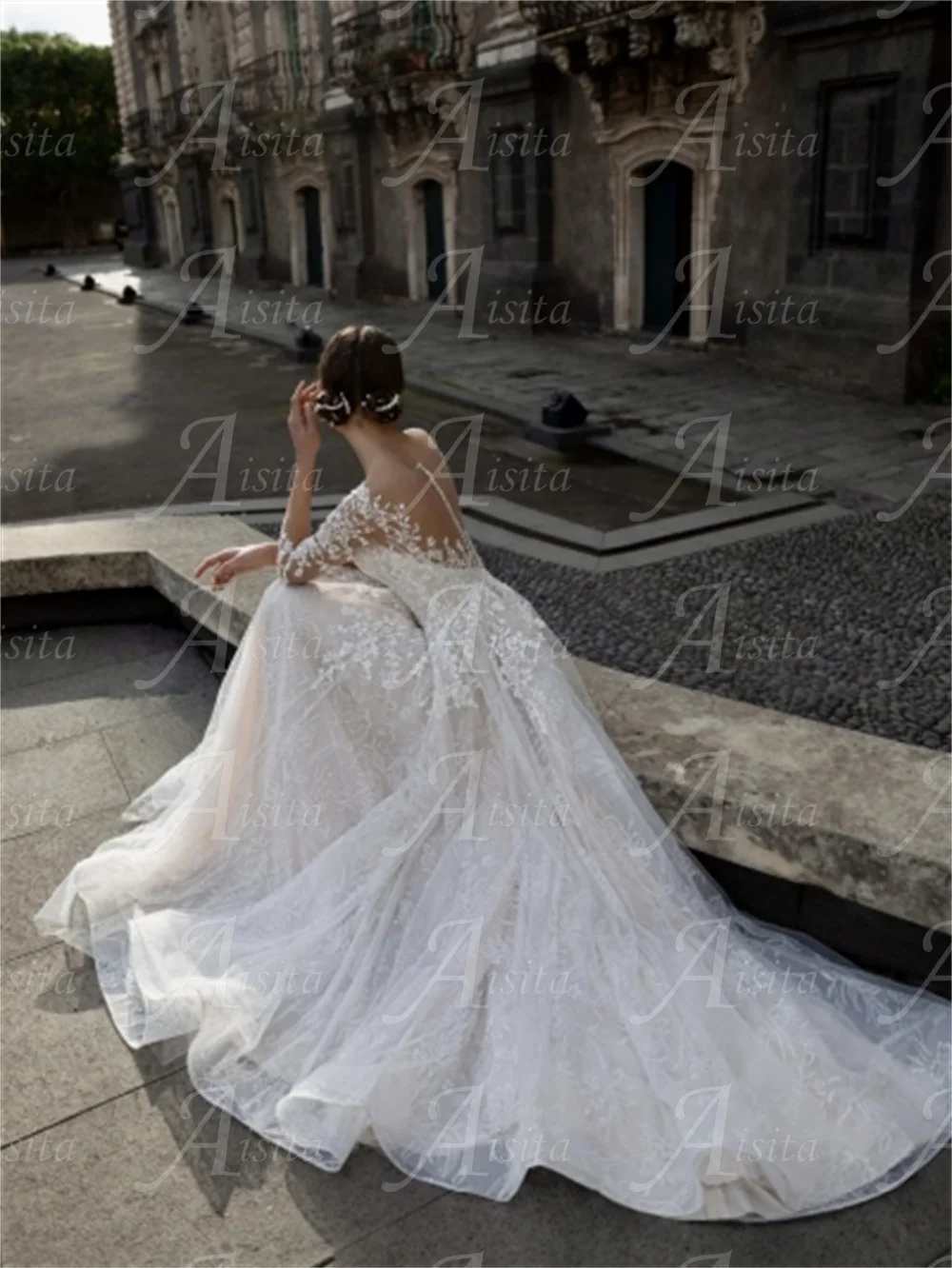 Delicate Lace EmbroideryA-line Wedding Dress With Lace Slevees Gorgeous Vestidos De Novia Grace Row Button On Back Bride Gowns
