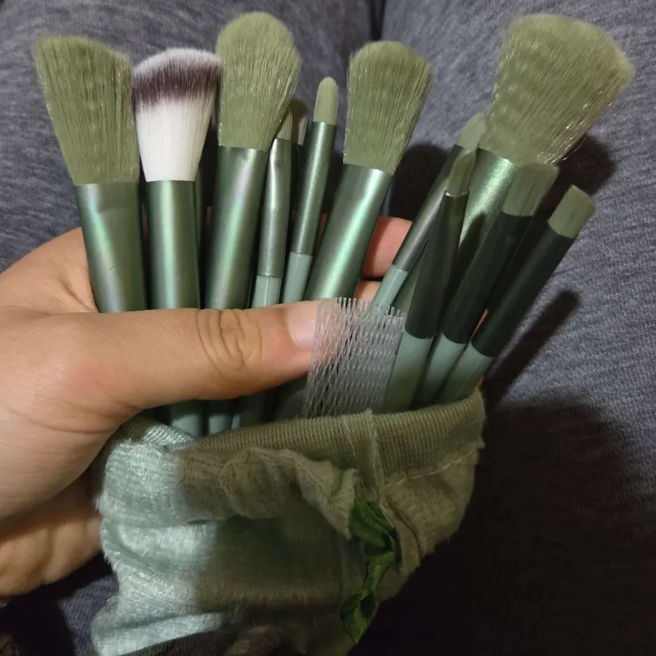 13 PCS Makeup Brushes Set Eye Shadow Foundation Women Cosmetic Brush Eyeshadow Blush Beauty Soft Make Up Tools Bag photo review