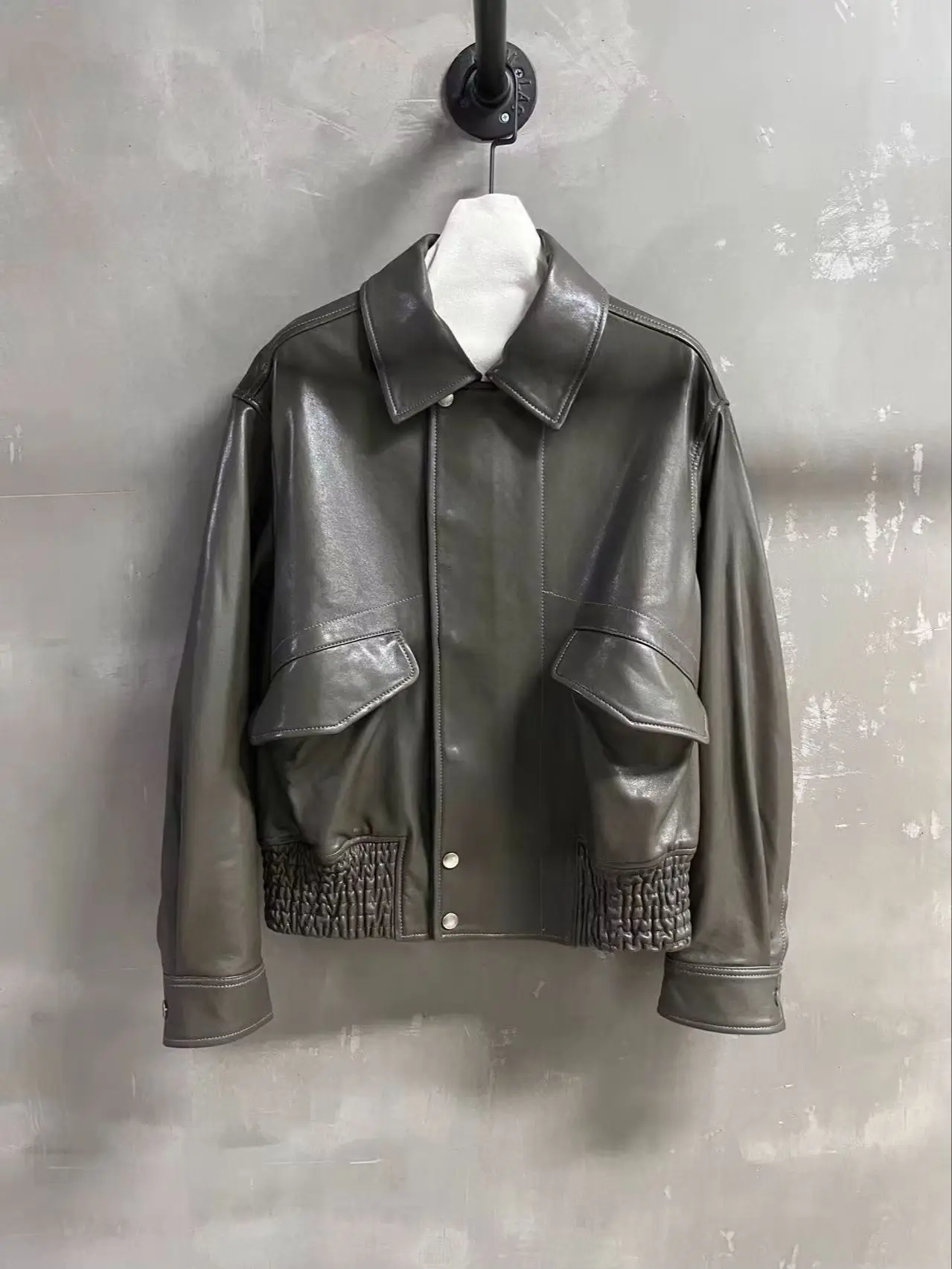 

Stylish and comfortable lapel jacket made of turkish lamb leather