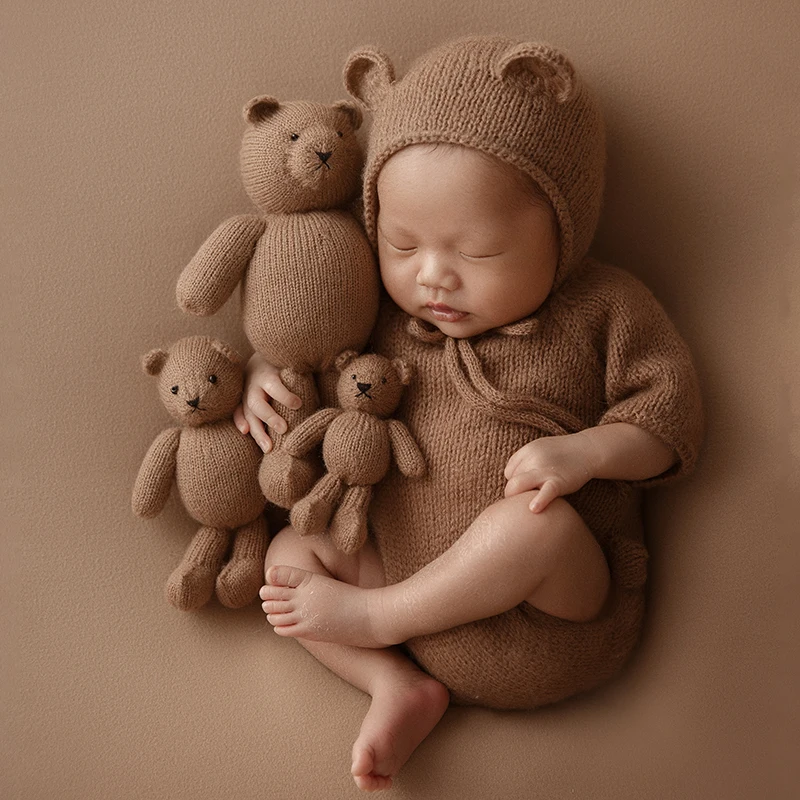 Newborn Photography Clothing Cute Bear Theme Baby Shoot Set Plush Knitted Bear Doll Toy Retro Backdrop Cloth Infant Photo Props