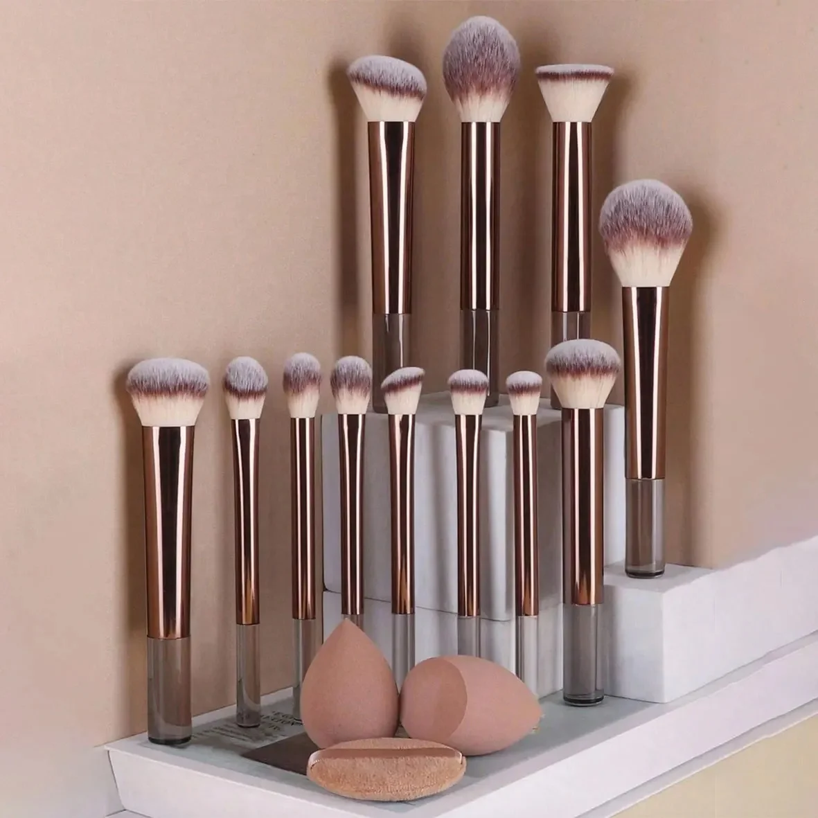 Ensemble de pinceaux de maquillage professionnels 12 pièces inclus. Fard à paupières, poudre, pinceaux pour fard à joues, 2 éponges de maquillage, 1 bouffée de poudre, Trave complète