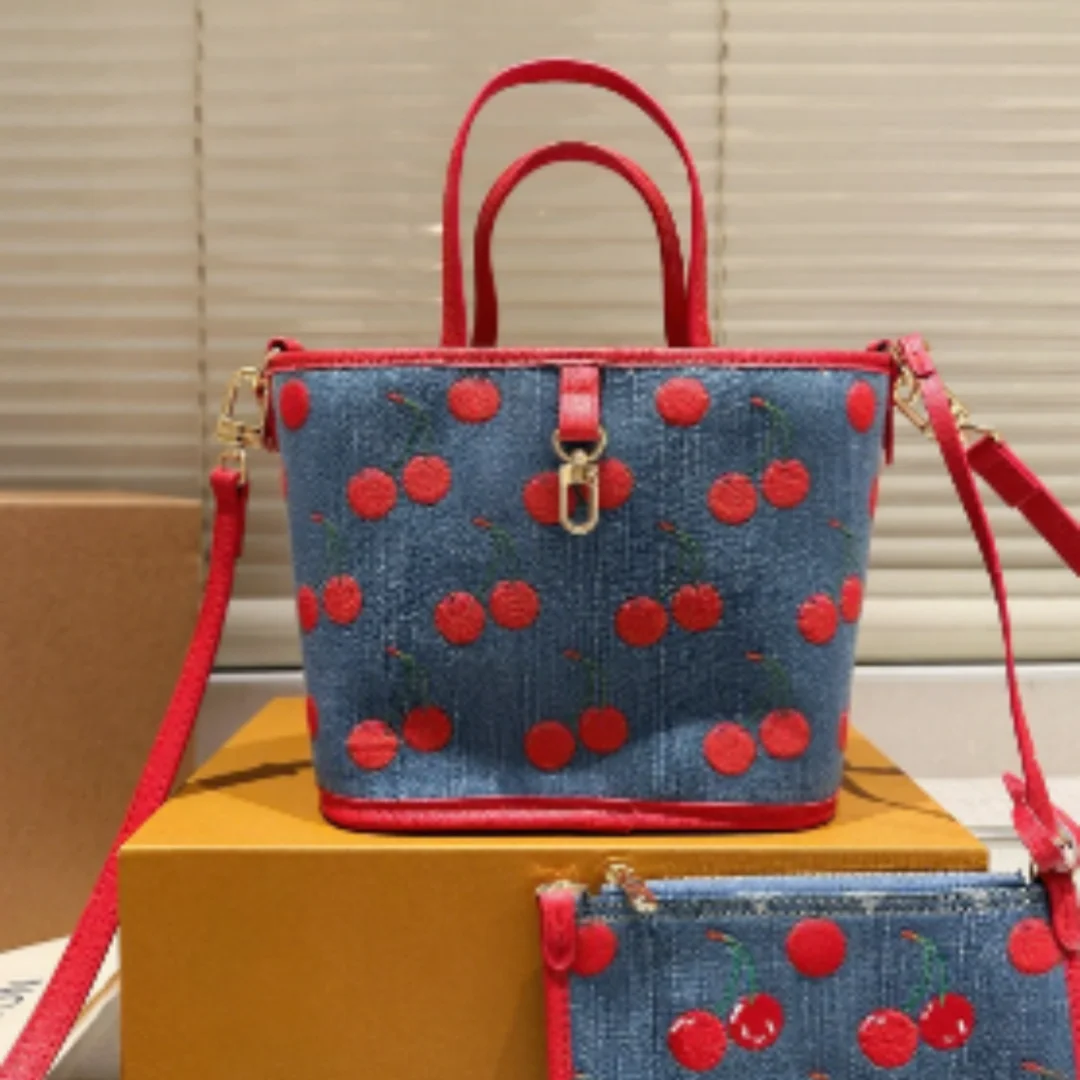 

New Women's Bag Cowboy Cherry Series Fashion Portable High Quality 2025 Female Bag 20*16cm