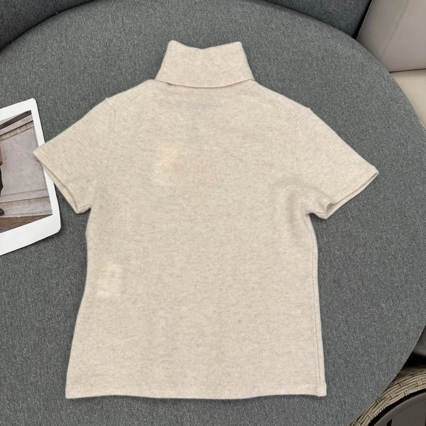 

2025 Autumn/Winter New Women's Wear Solid Color Fashionable Knitted Simple Half Sleeves Top