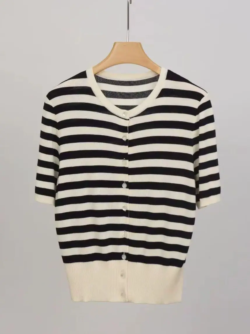 

Casual round neck striped single button short sleeve T-shirt