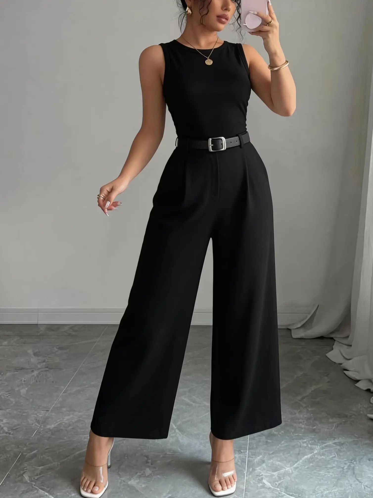 

Черный комбинезон на одно плечо с широкой талией, черный боди с широкими штанинами и поясом на одно плечо