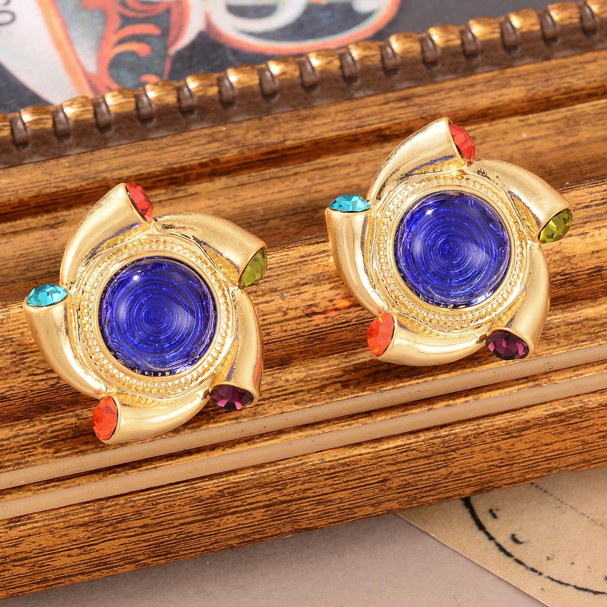 أقراط كلاسيكية فاخرة باللون الذهبي للنساء حجر زجاجي أزرق كبير مجوهرات عصرية مبالغ فيها هدية زفاف #3