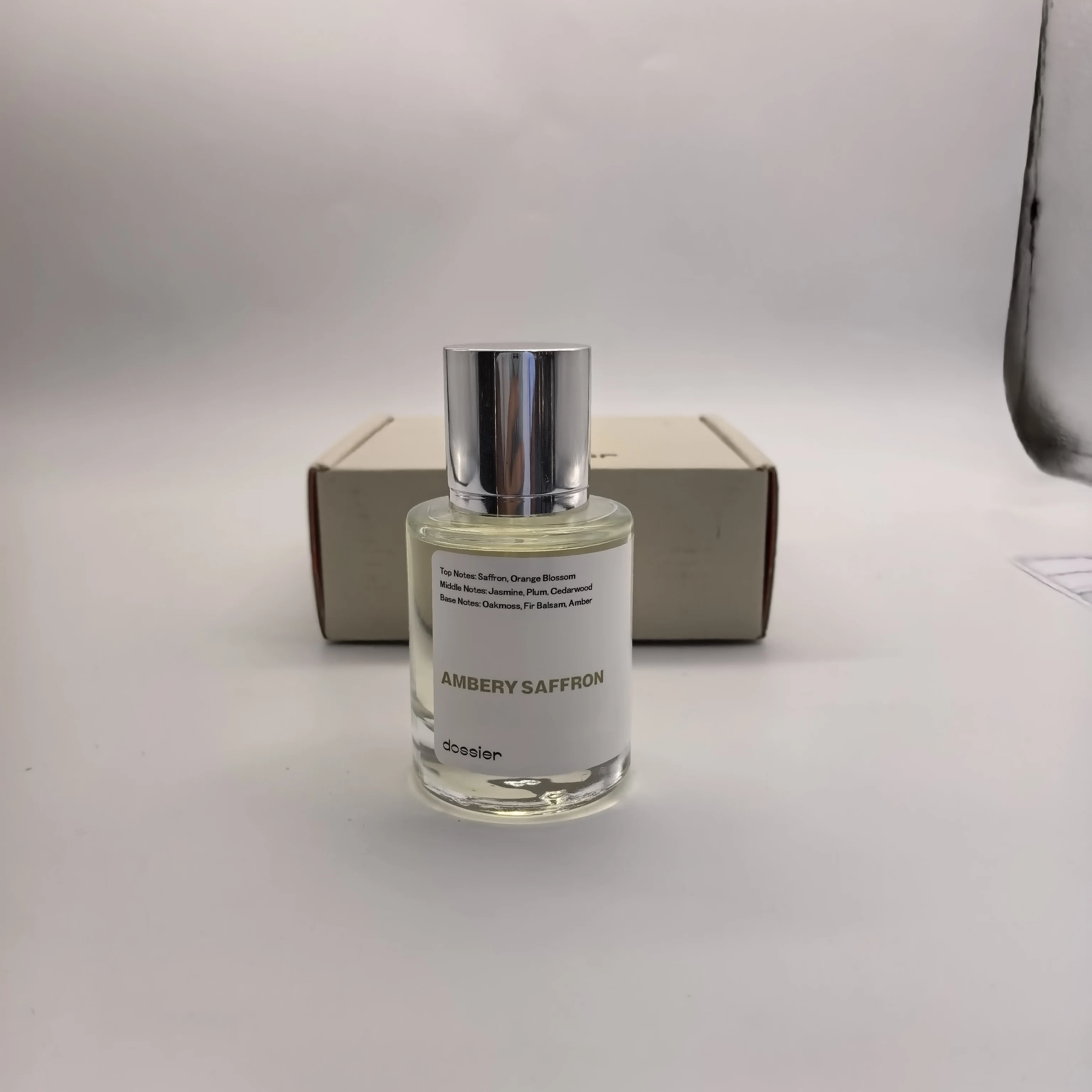 Dossier Ambery safran 1,7 Oz (50 ml) Eau de Parfum Spray Parfum Parfum Unisexe Parfum Spray NOUVEAU DANS LA BOÎTE