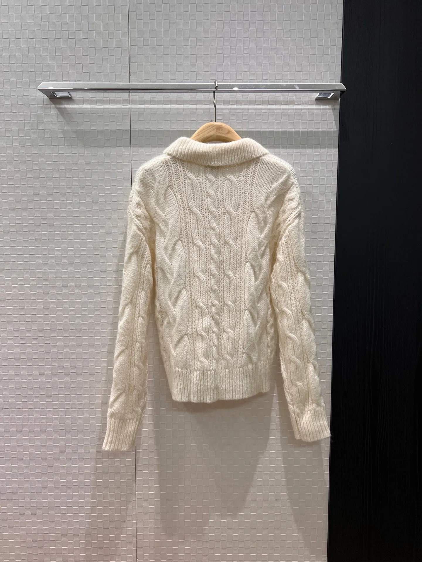 

Women New Knitwear Autumn Winter Fashion Wool Blend Embroidery Hemp CPattern Lapel Casual All-match Knitted Top sweater