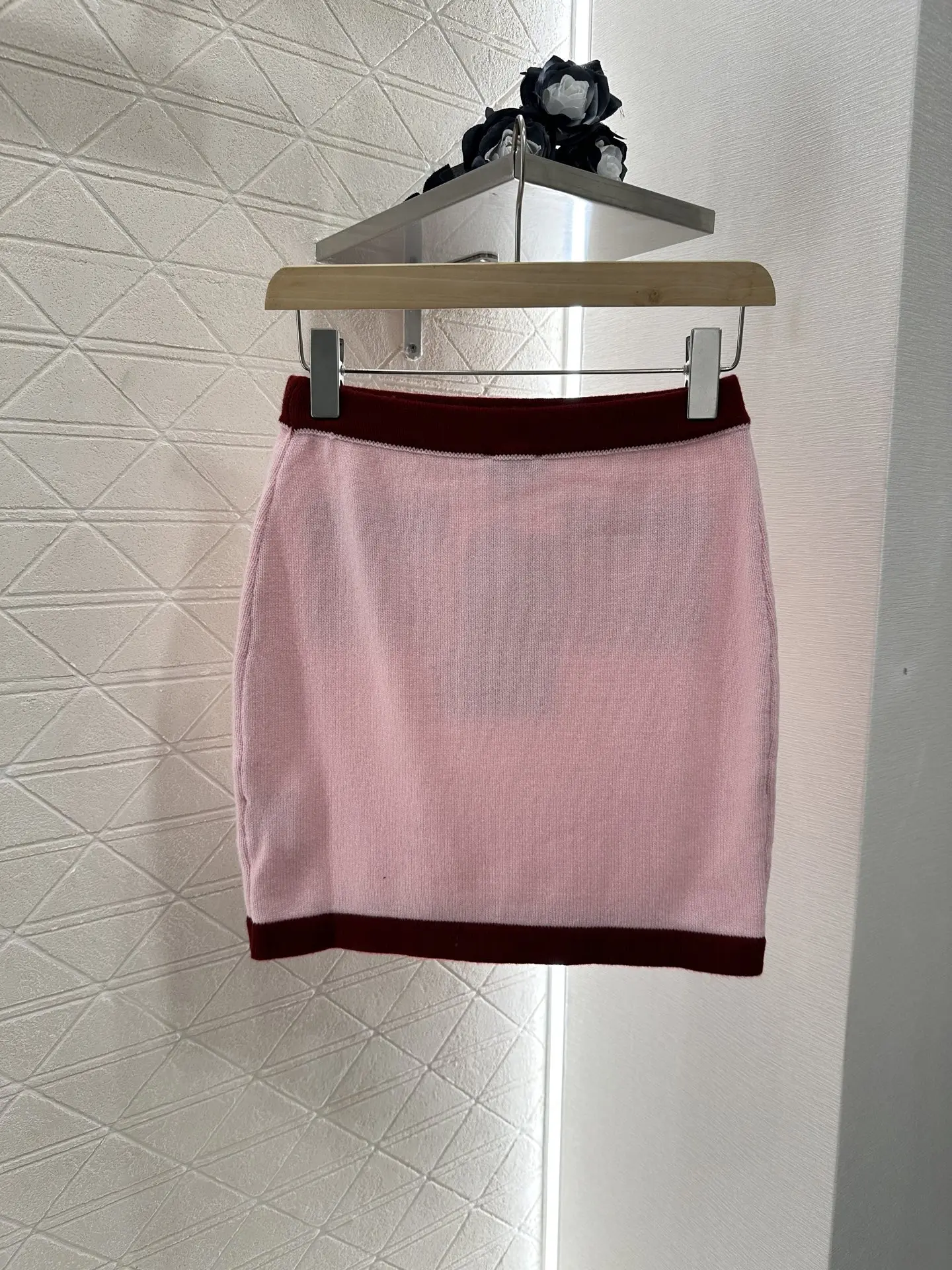 

2025 Summer New Women's Color Contrasting Knitted Short Skirt with Cashmere Yarn Weaving Texture Glossy Comfortable WYY-171