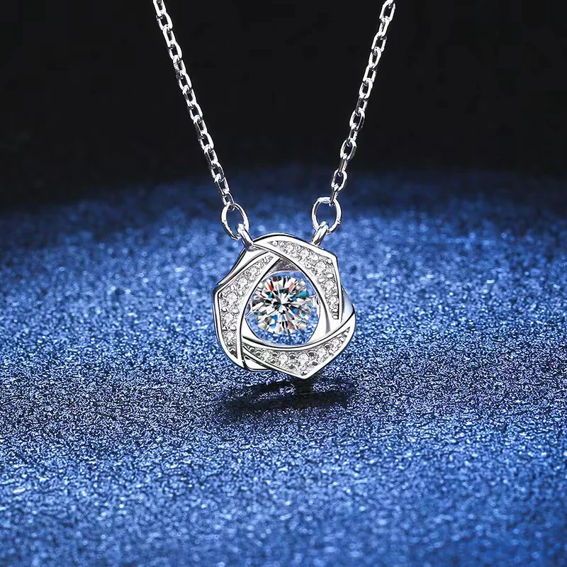 

Trendy 925 Sterling Silver 0.3ct 4mm D Color VVS1 Moissanite Rose Necklace for Women Plated White Gold Gra Diamond Necklaces