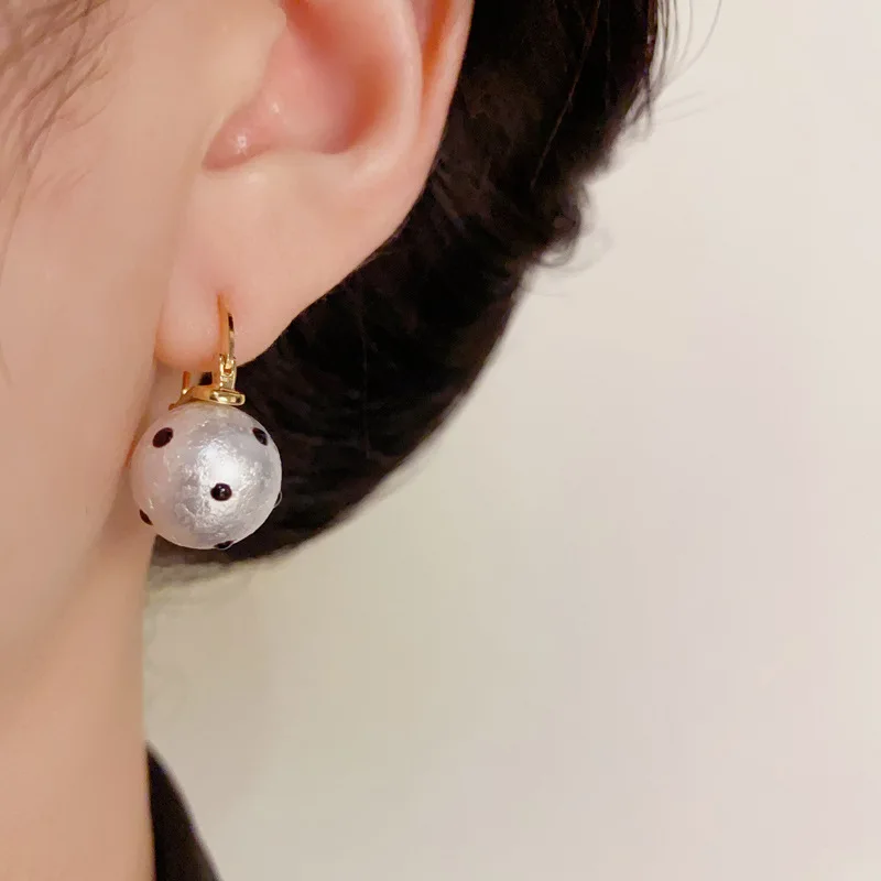 Retro Polka Dot Cotton Bead Earrings Niche Fashion Simple Design Versatile Temperament High-End Ear Jewelry