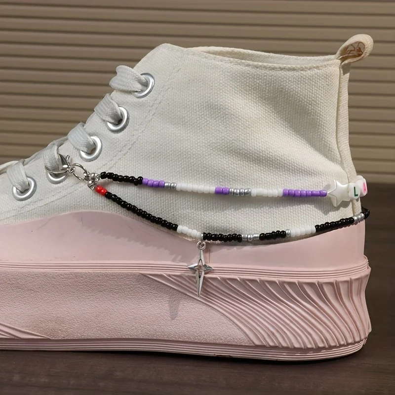 2 pairs of cute and sweet letter-bead star shoe chains. Perfect for daily wear and as a gift for Halloween.
