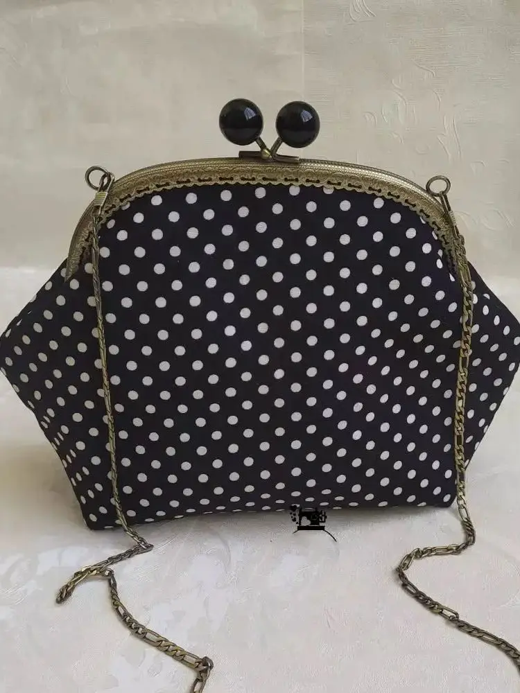

Lost in Vintage Frame Bag Polka Dot Print Purse Clutch Petite Point Handbag Metal A Bronze Kiss Lock Evening Bags 25x18x6cm