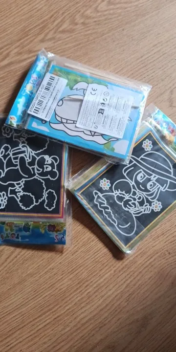10 pcs 13x 9.8cm Scratch Art Paper Magic Painting Paper with Drawing Stick For Kids Toy Colorful Drawing Toys photo review