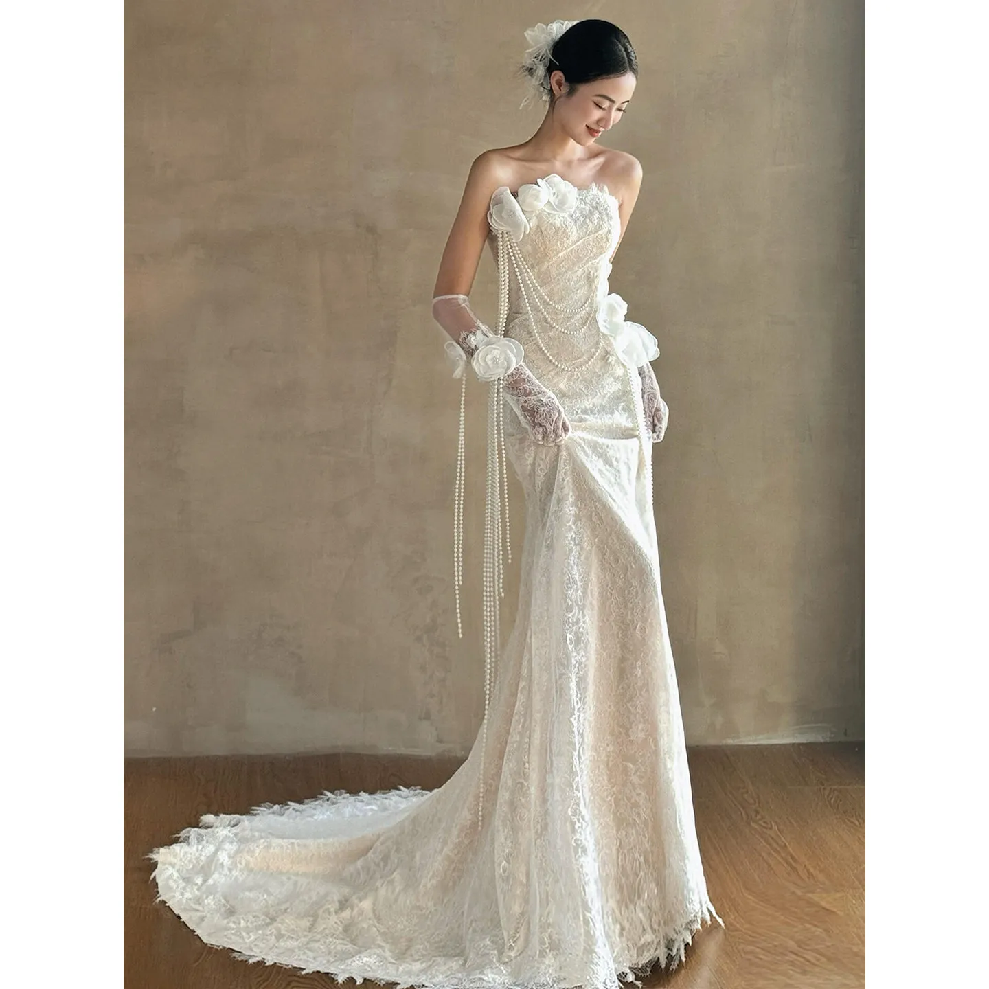 Eye Catching Mermaid Lace Wedding Dress Court Train Strapless Bridal Gowns Ivory Wedding Gowns with Handmade Flowers pearls