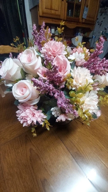 7-Forked Artificial Rose Hydrangea Handheld Flower Fillet Rose Dried Flower Silk Flower Daisy Wedding Decoration Flower Bouquet photo review