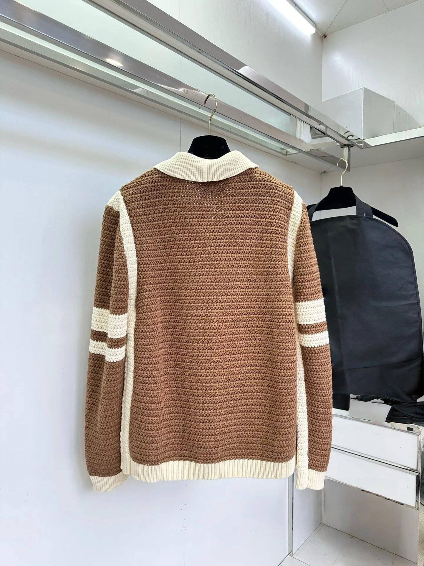 

2025 Autumn and Winter New Warm Women's Cardigan Knitted Jacket Zipper Knitted Jacket Contrast Color Design