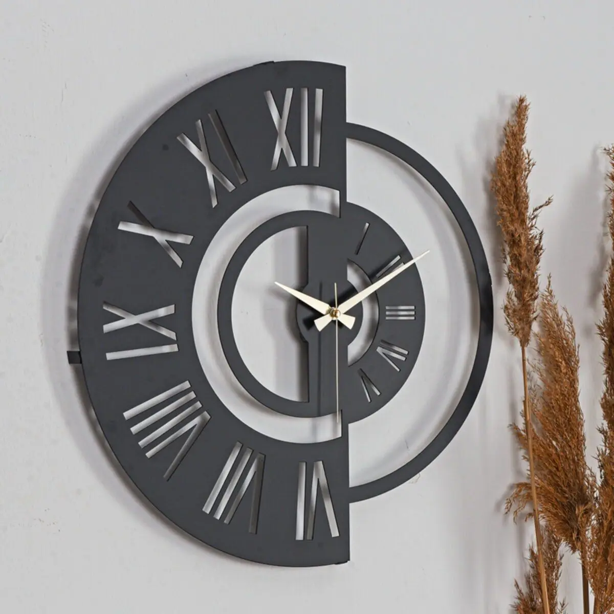 

Muyika Ruota Geometric Wall Clock Decorative Metal Luxury Black Wall Clock and Wall Decoration