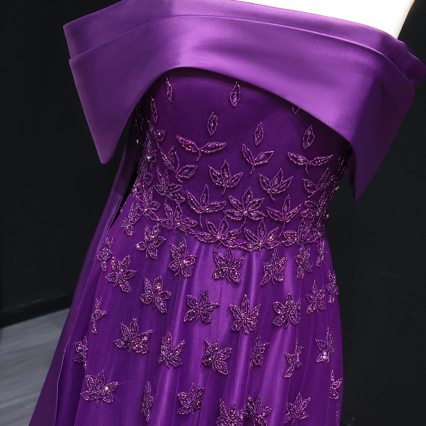 Sharon Said Luxuriöses gelbes Satin-Abendkleid aus Dubai mit Cape, schulterfrei, für arabische Frauen, Hochzeitsfeierkleider SS455, maßgeschneidert – Detail 17