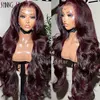 Perruque Lace Frontal 13x4 « Wear and Go » sans colle, cheveux naturels, texture ondulée (Body Wave), couleur bordeaux ; perruque Lace Closure 13x6 sans colle, prête à porter.