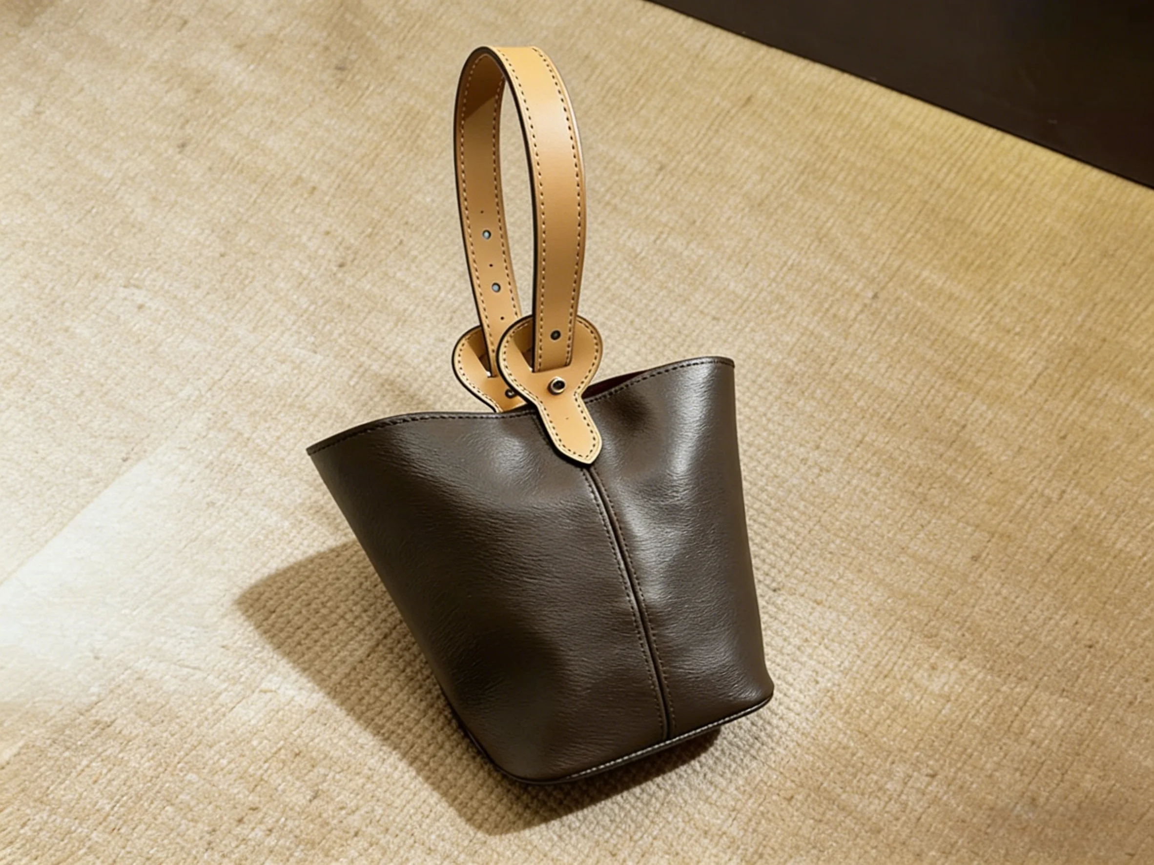 

Newly Launched In 2026 Women's Handbag Shoulder Bag Large Capacity 01