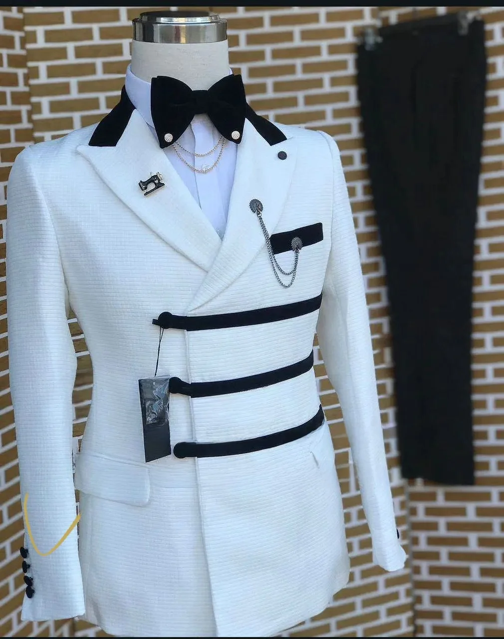 Moda Styl Ślub Garnitury Męskie Slim Fit Peak Lapel Blazer Spodnie 2-częściowe Formalne Biznesowe Pan Młody Smokingi Kostium Homme — zdjęcie 2