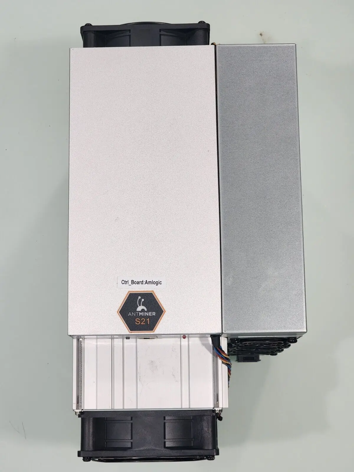 

TT BUY NOW Bitmain Antminer S21 200th - PERFECT -Works perfectly -SHIPS FREE