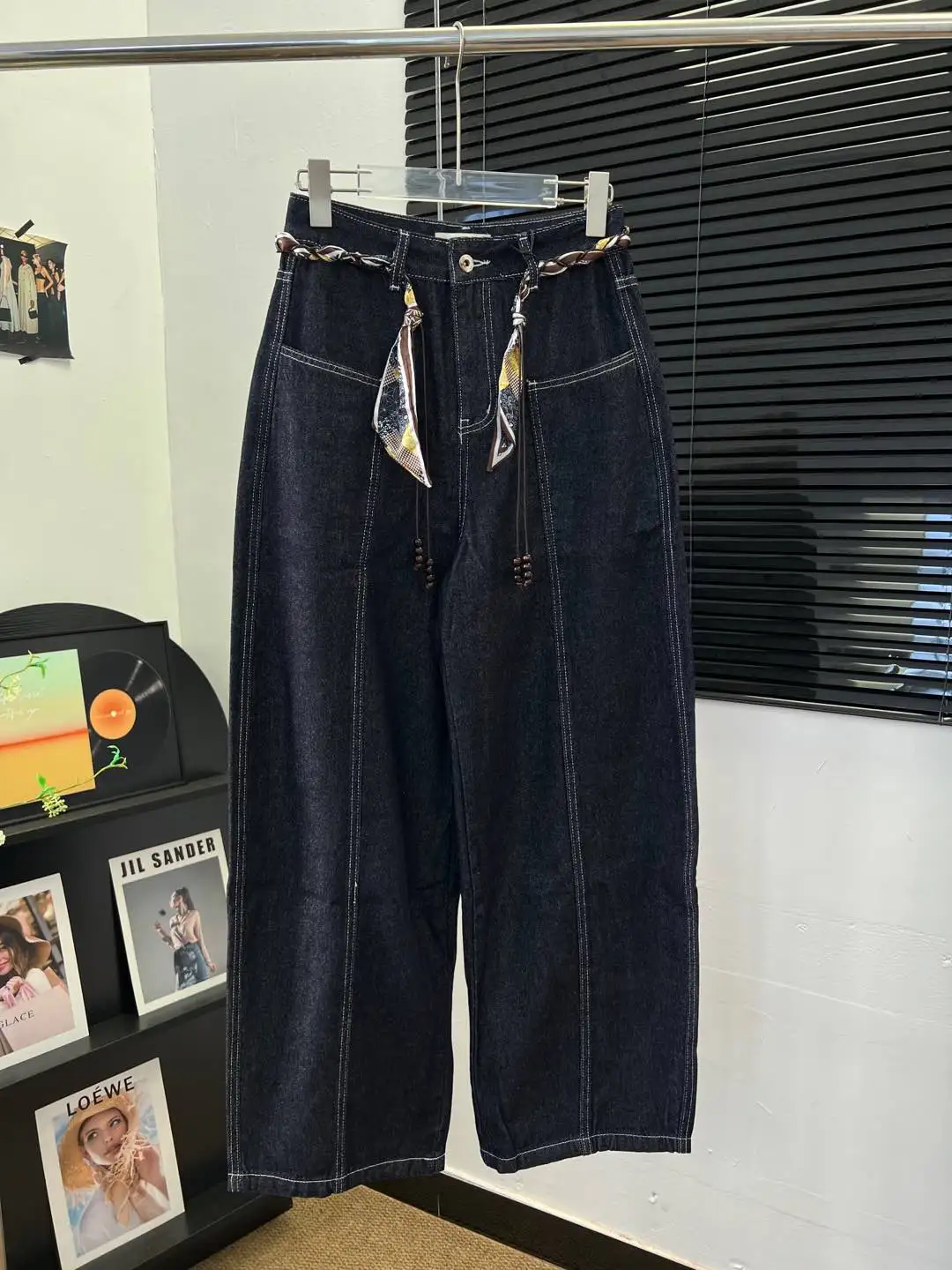 

(With belt included) 25 new style women's jeans high-quality minimalist logo embroidered classic high-waisted slim stretch jeans