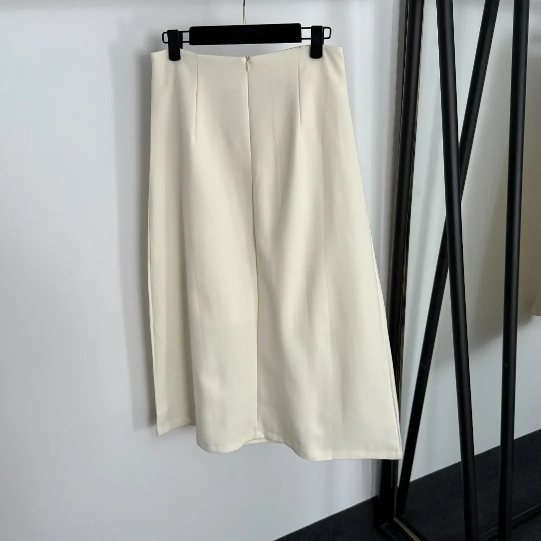 

2025 Autumn New Metal Waist Buckle Decoration Ladies High Waisted Half Skirt