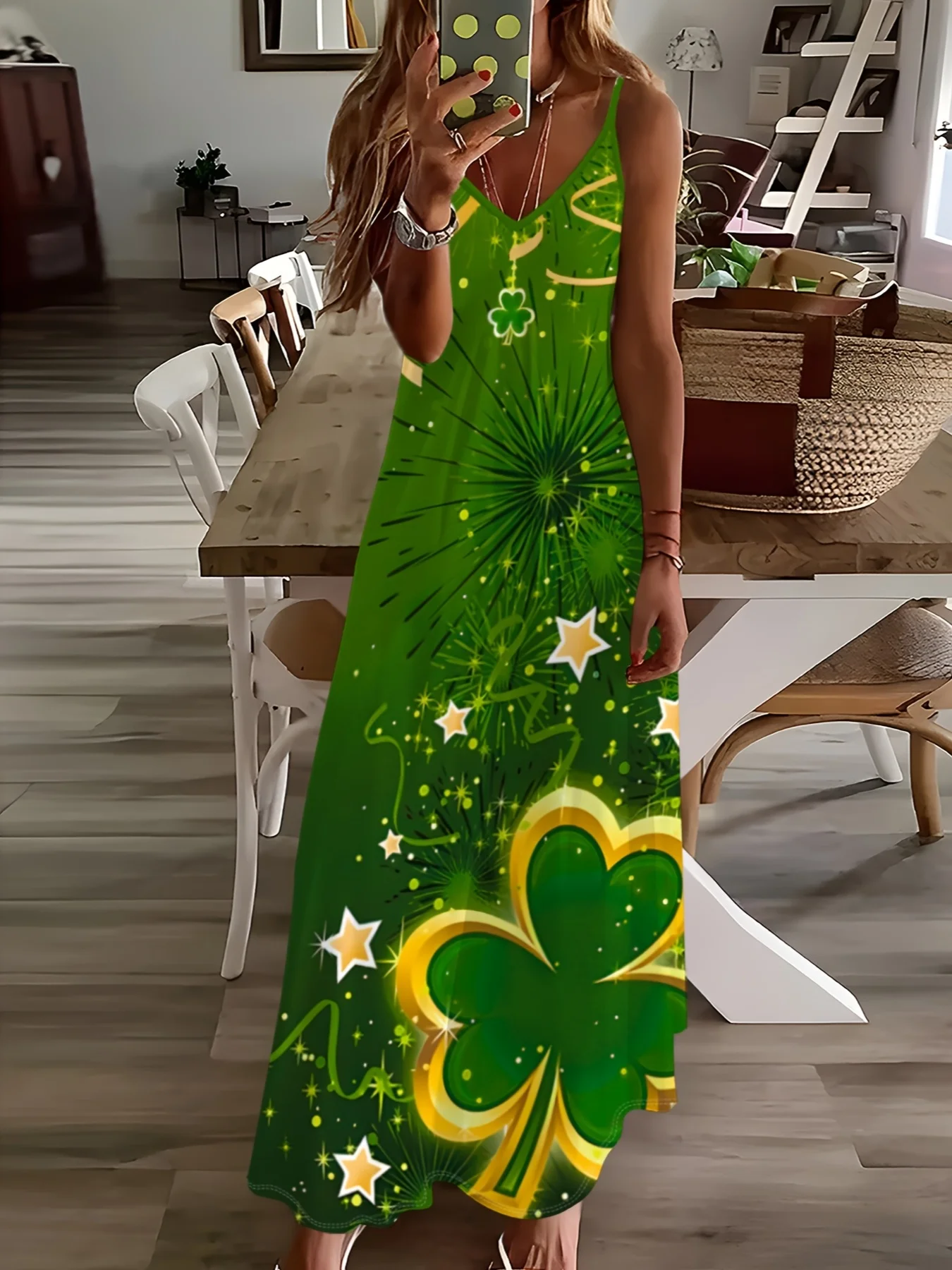 

Платье-слинг с принтом в виде зеленых клеверов, звезд и блесток, элегантный стиль, повседневный стиль, на все времена года.