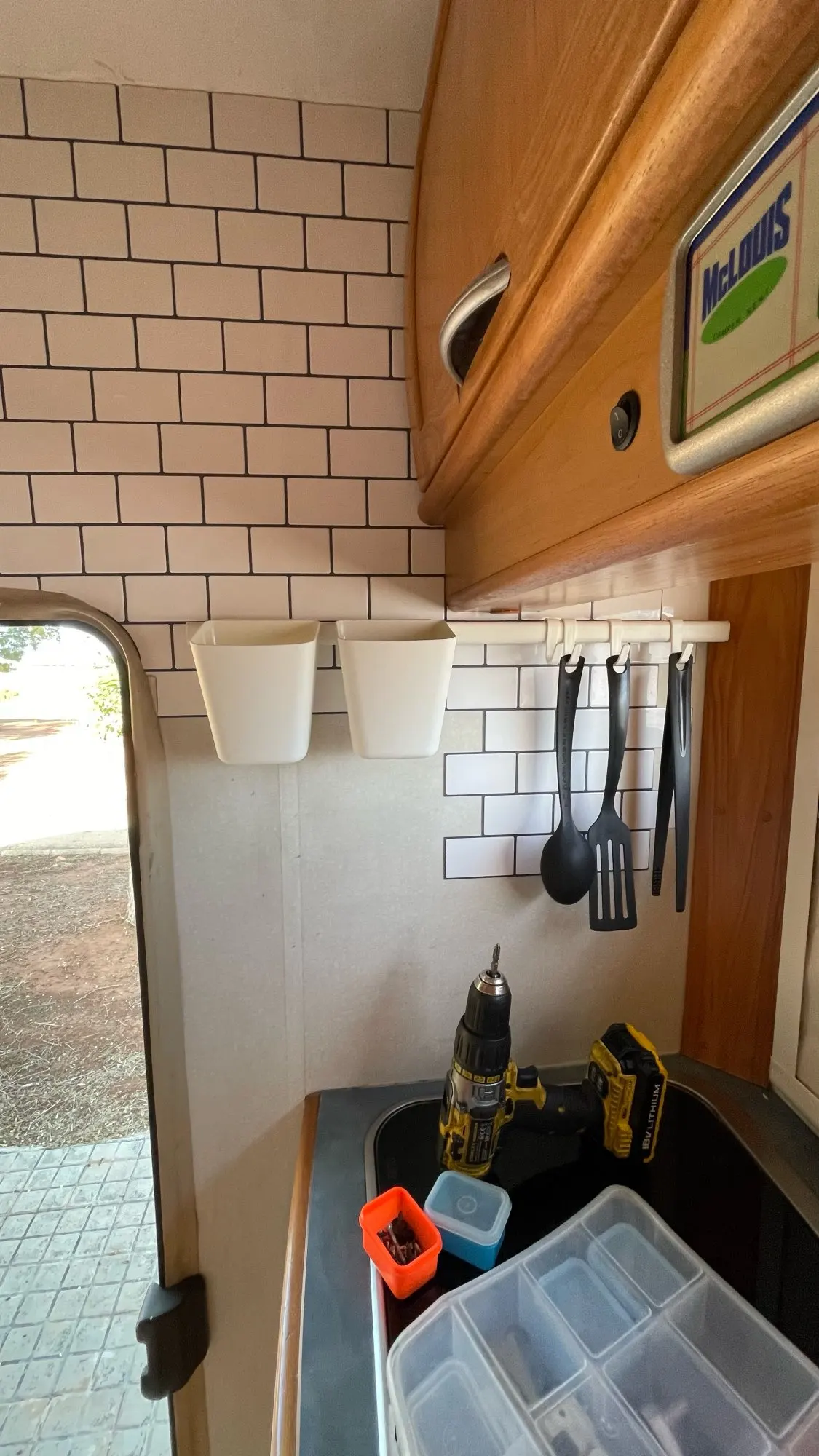 Subway Wall Stickers Peel and Stick 3d Brick Vinyl Wallpaper Bathroom Kitchen Backsplash Wall Decals 10 Sheets photo review