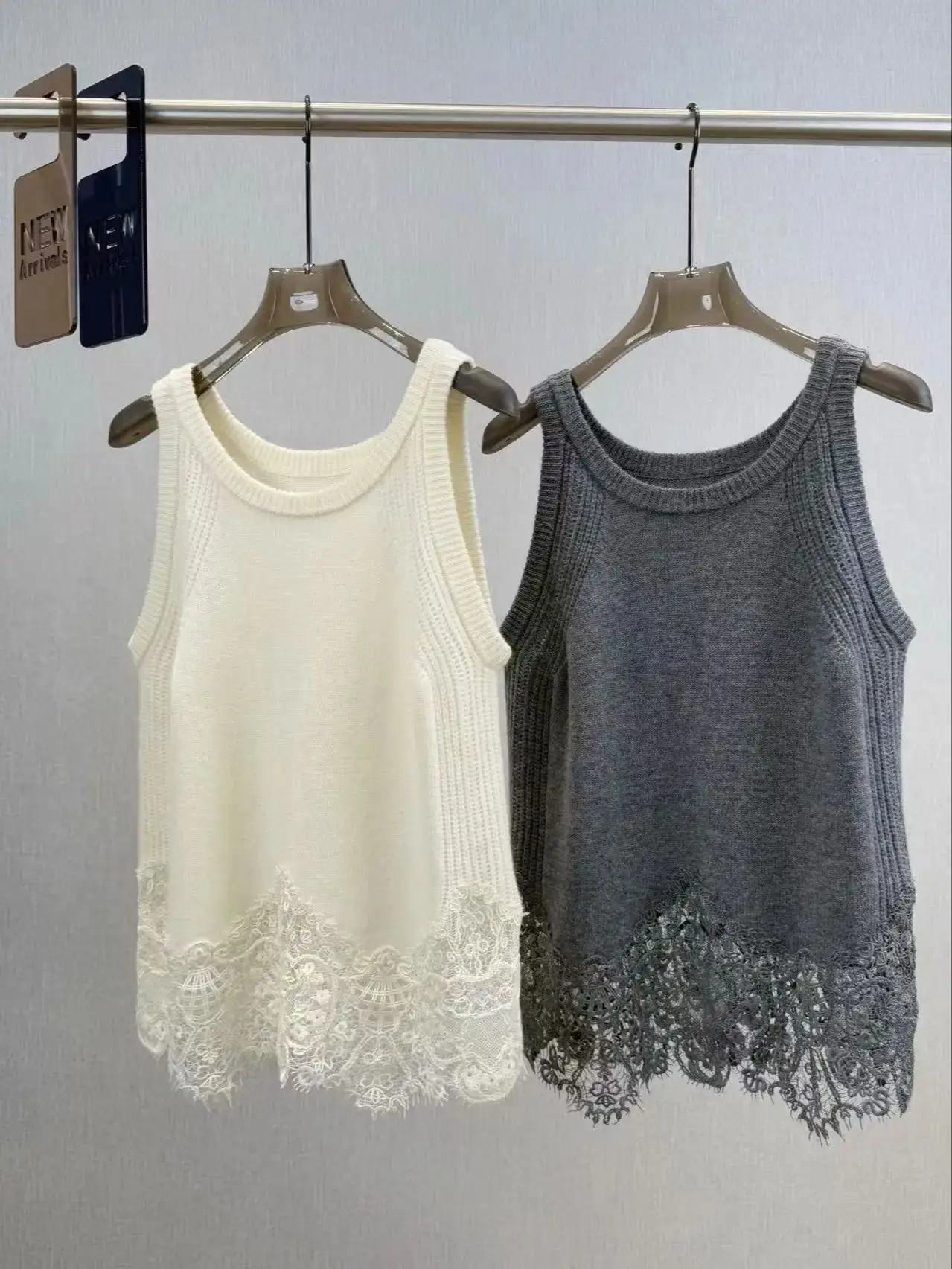 

Elegant women's cashmere-wool thin knit lace tank top