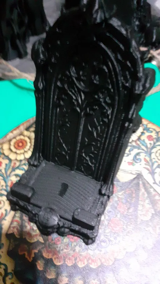 3D Printed Gothic Tracery Window Phone Stand, Dark Skull Ornament for Halloween, Desktop Holder for Phone & Tablet photo review