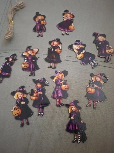 12Pcs Halloween Christmas Wooden Pendant Decoration Medieval Witch Pendant Halloween Night Party Decoration Gift Supplies photo review