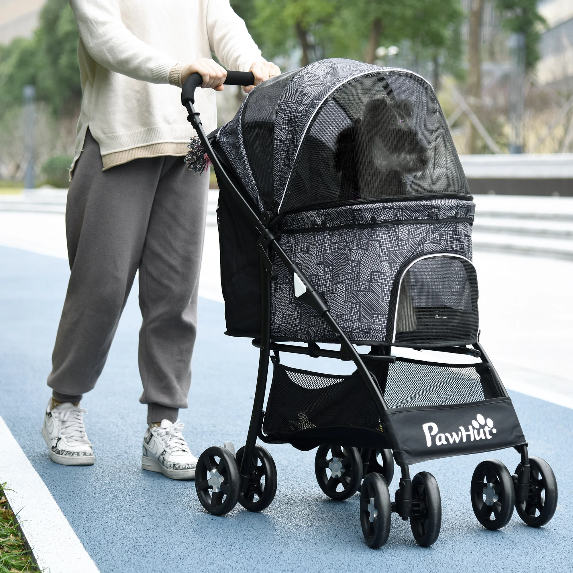 Poussette pliable 4 roues pour animaux de compagnie, chien et chat, avec 1 panier, 1 coussin, 1 poche latérale, panneaux en maille respirante, coussin moelleux, panier de rangement, poche latérale, cadre en métal léger, chariot de promenade et de courses pour animaux de compagnie