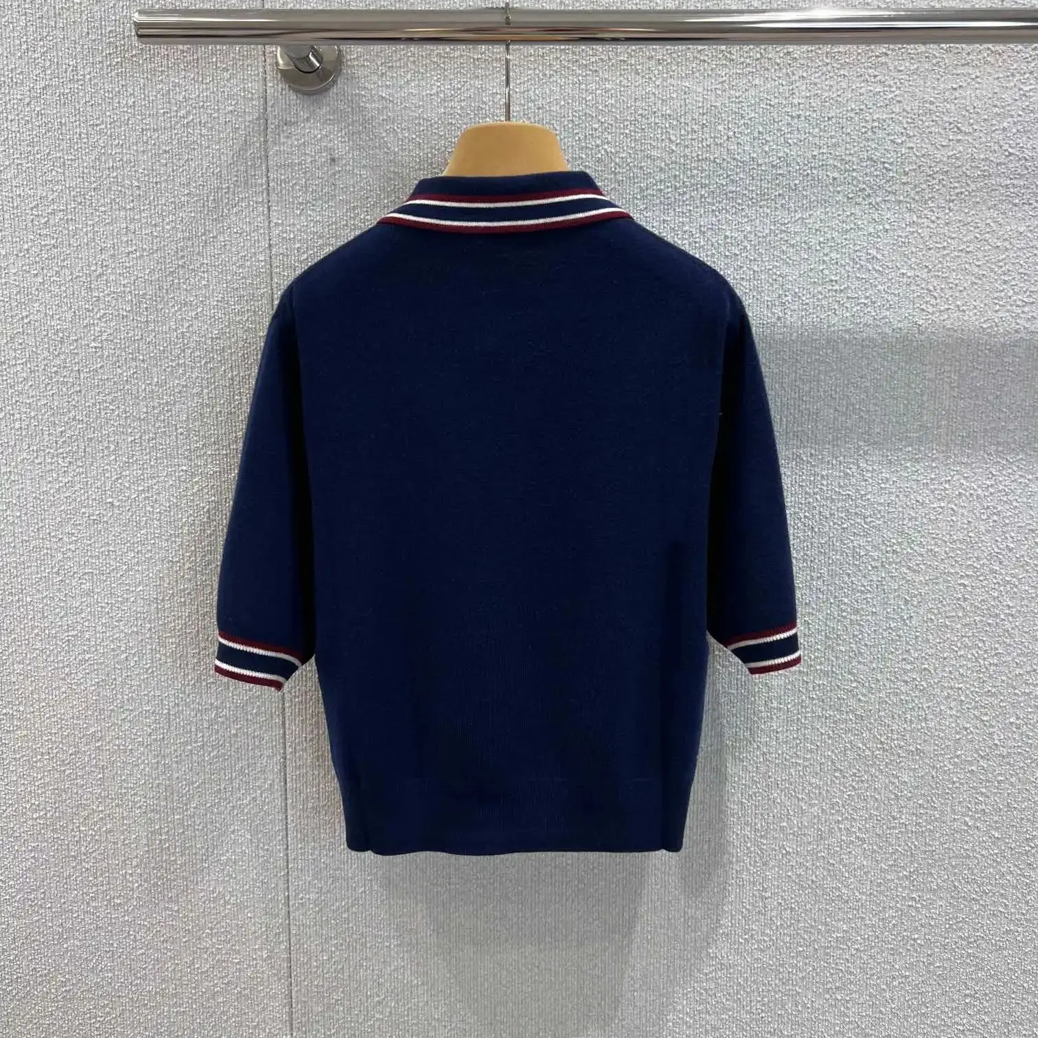 

25 Early Autumn New Lapel Cashmere Knitted Short Sleeve Top Button Regular Style