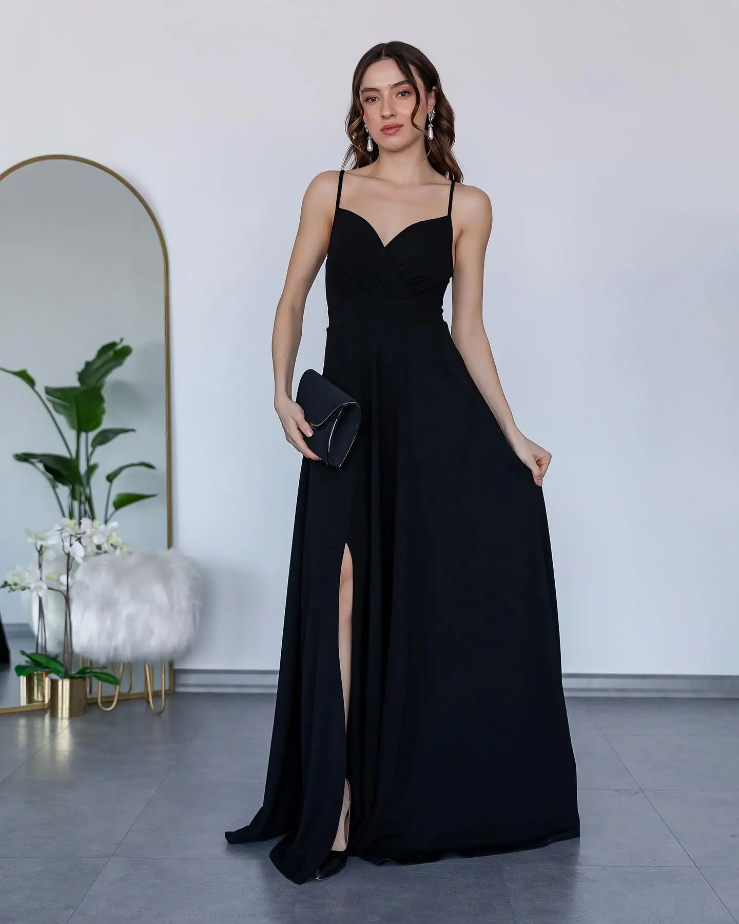 Vestido largo de gasa con tirantes finos para mujer, vestido de fiesta de noche Formal con cuello en V, vestido de dama de honor elegante para boda