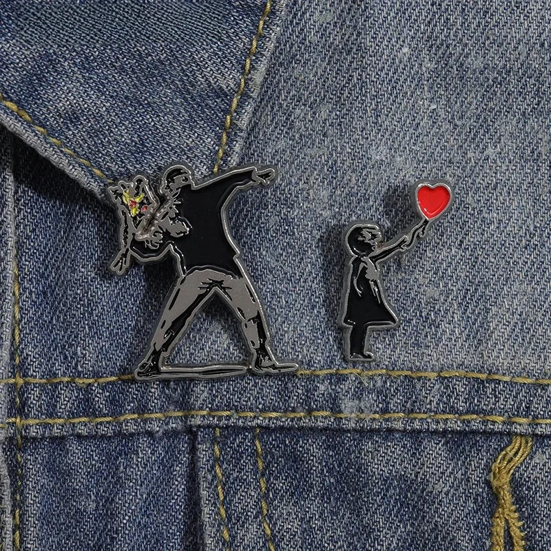 Broche en émail classique Banksy Art Design, broche de collection, lanceur de fleurs, garçon, ballon rouge, badge fille, décoration, revers, bijoux, cadeau