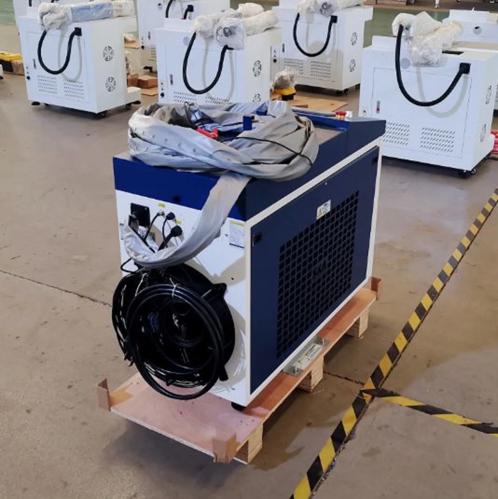 Top Multifunktionale Faserlaserausrüstung zum Reinigen, Schweißen, Schneiden von Metallplatten und Schweißern