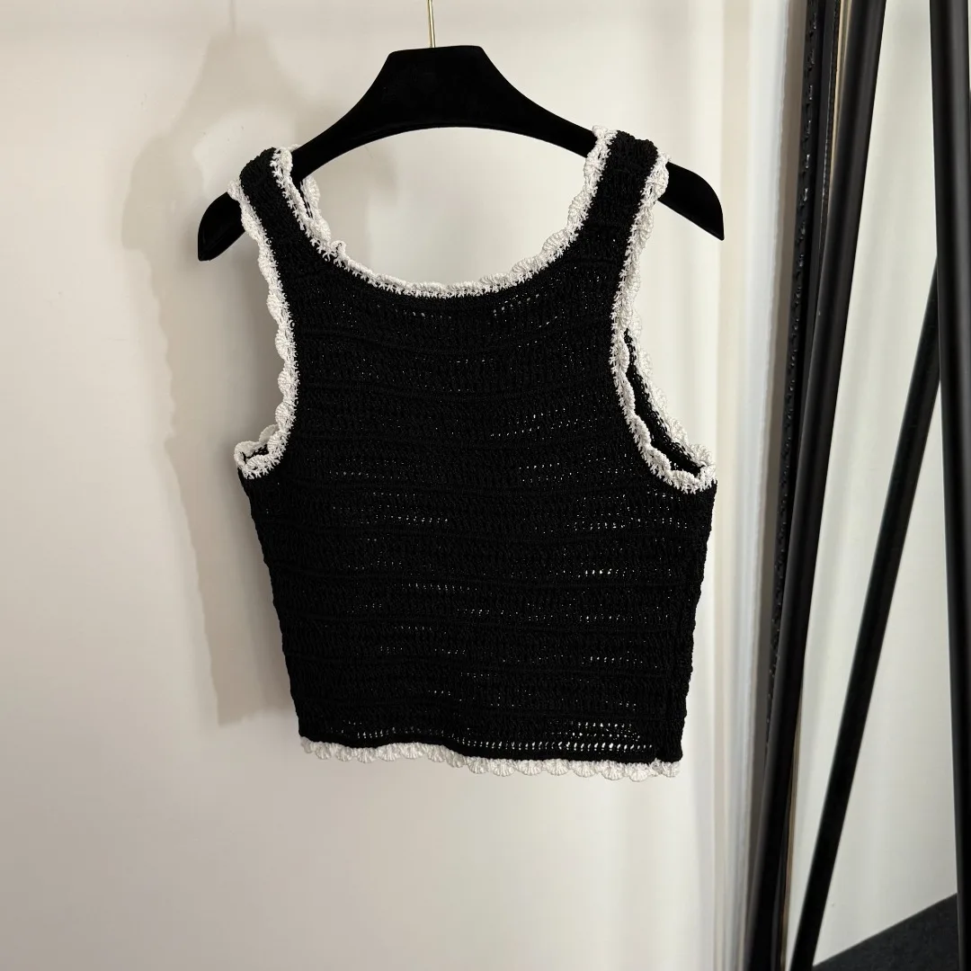 

Spring and summer hot girl contrast color hollow crochet knitted small vest new style slim versatile short sleeveless top women